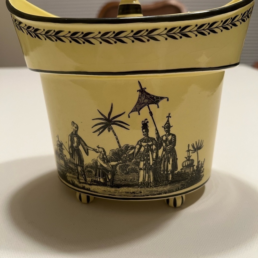 Vintage Mottahedeh Creil Yellow/Black Porcelain 7” Scoop Lidded Footed Urn Italy - Picture 4 of 15